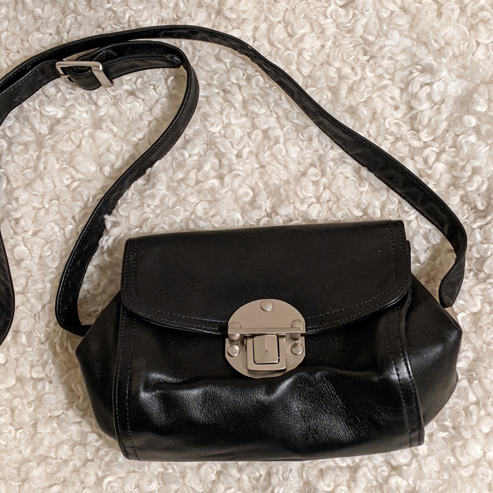 Roberto Riva Black leather crossbody bag